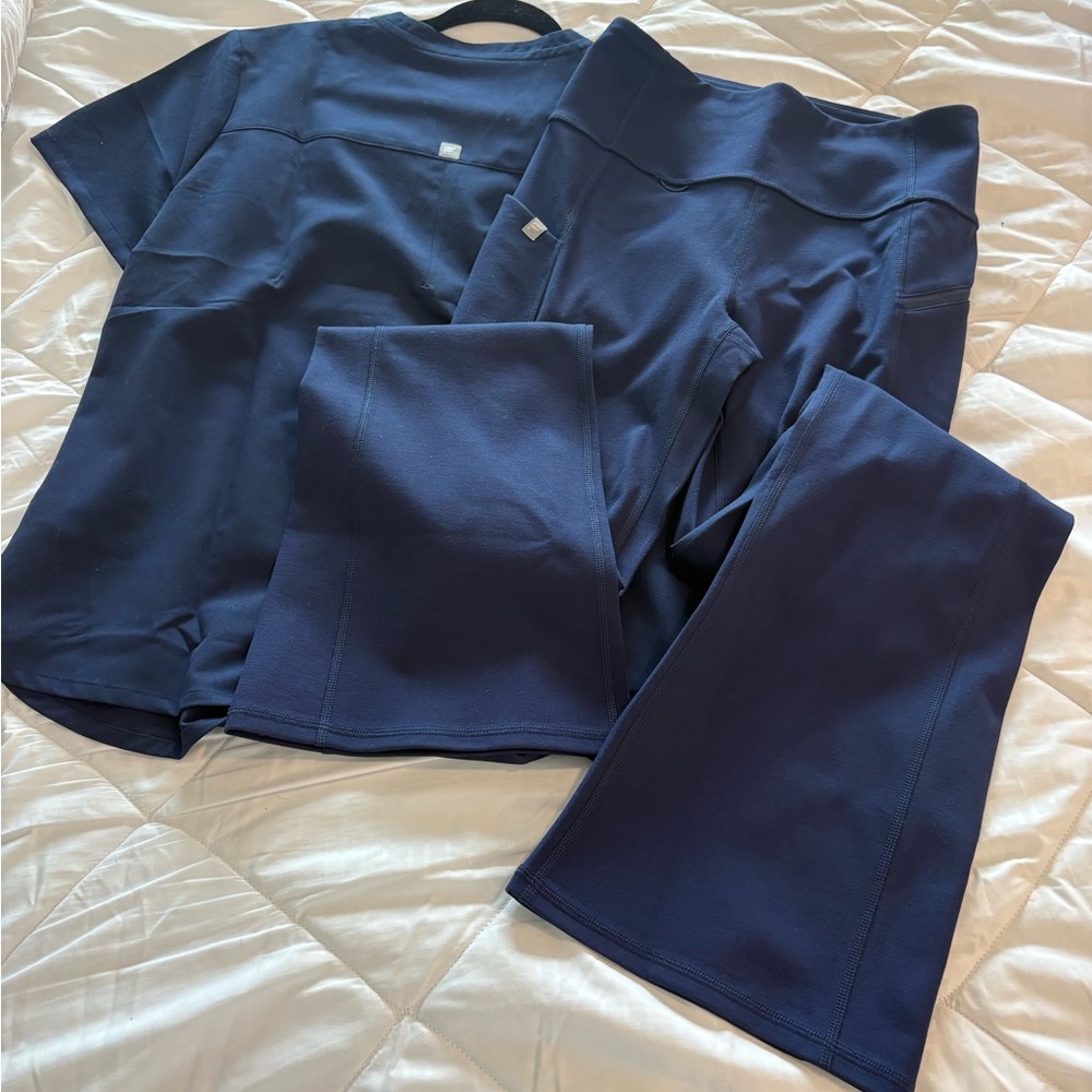 Fabletics SCRUB SET Navy Boot Cut - image 1